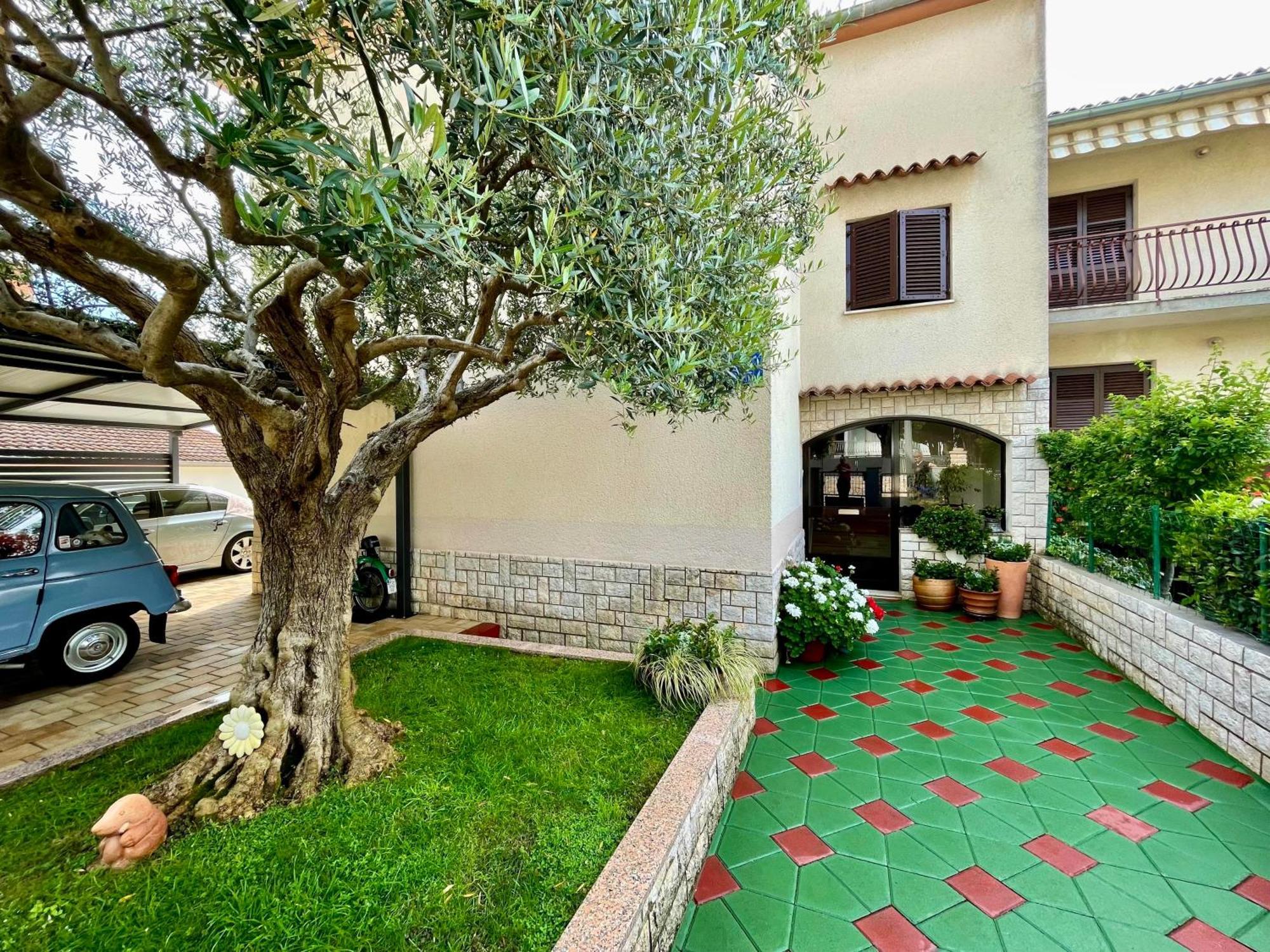 Apartment Adri Rovinj Bagian luar foto